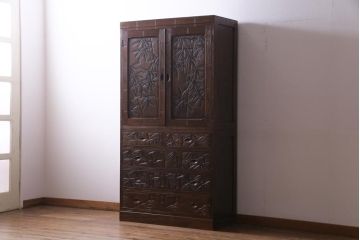 中古　伝統工芸　軽井沢彫り　衣装盆付き・棚板リメイク　竹の図柄が凛々しいチェスト(和タンス)