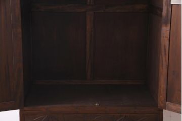 中古　伝統工芸　軽井沢彫り　竹モチーフの意匠が魅力的なワードローブ(洋服タンス、チェスト)