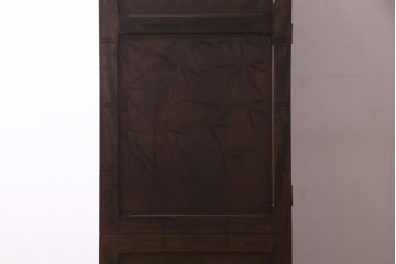 中古　伝統工芸　軽井沢彫り　竹モチーフの意匠が魅力的なワードローブ(洋服タンス、チェスト)