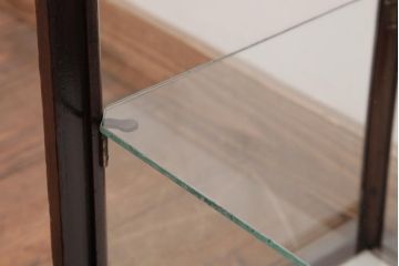 レトロ家具　イギリスアンティーク　マホガニー材　卓上　レトロな佇まいがお洒落なガラスケース(ショーケース、陳列棚)