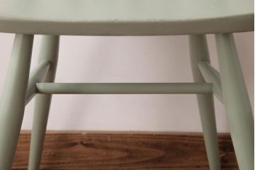 イギリスビンテージ　ペイント家具　ERCOL(アーコール)　優しげなカラーが魅力のフープバックチェア(椅子、ダイニングチェア)