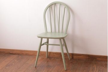イギリスビンテージ　ペイント家具　ERCOL(アーコール)　優しげなカラーが魅力のフープバックチェア(椅子、ダイニングチェア)