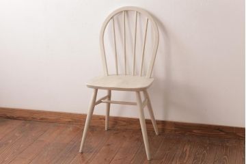 イギリスビンテージ　ペイント家具　ERCOL(アーコール)　優しげなアイボリーカラーが魅力のフープバックチェア(椅子、ダイニングチェア)