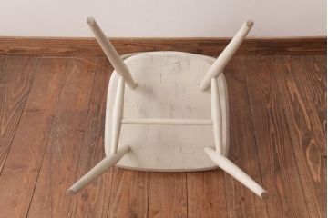 イギリスビンテージ　ペイント家具　ERCOL(アーコール)　優しげなアイボリーカラーが魅力のフープバックチェア(椅子、ダイニングチェア)