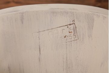 イギリスビンテージ　ペイント家具　ERCOL(アーコール)　優しげなアイボリーカラーが魅力のフープバックチェア(椅子、ダイニングチェア)