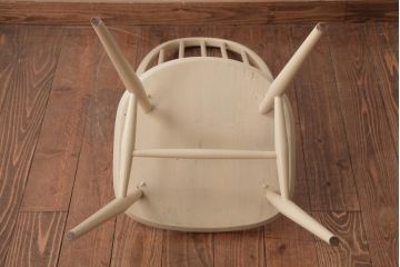 ヴィンテージ家具　イギリスビンテージ　ERCOL(アーコール)　温かみのあるペイントを施したクェーカーチェア(ダイニングチェア)