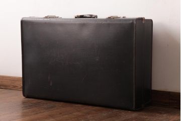 イギリスアンティーク　CHENEY(チェイニー)　渋さが漂う古いトランク(鞄、カバン、ディスプレイ)