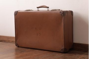 イギリスアンティーク　CHENEY(チェイニー)　レトロな魅力が漂うトランク(鞄、カバン、ディスプレイ)