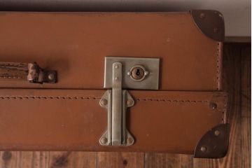 イギリスアンティーク　CHENEY(チェイニー)　レトロな魅力が漂うトランク(鞄、カバン、ディスプレイ)