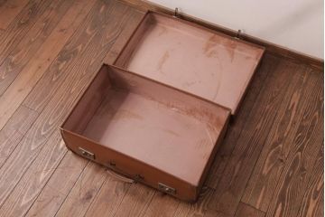 イギリスアンティーク　CHENEY(チェイニー)　レトロな魅力が漂うトランク(鞄、カバン、ディスプレイ)