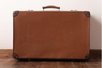 イギリスアンティーク　CHENEY(チェイニー)　レトロな魅力が漂うトランク(鞄、カバン、ディスプレイ)