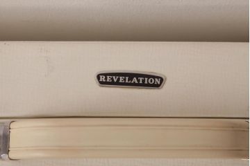 イギリスビンテージ　REVELATION社　収納とディスプレイが楽しめるホワイトカラーのトランク(鞄)