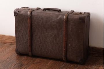 イギリスアンティーク　型押しレザー　味わい深い風合いがお洒落なトランク(収納、ディスプレイ)