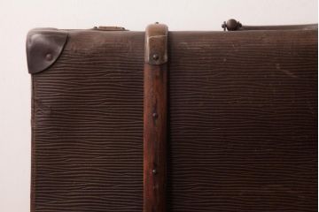 イギリスアンティーク　型押しレザー　味わい深い風合いがお洒落なトランク(収納、ディスプレイ)