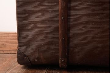 イギリスアンティーク　型押しレザー　味わい深い風合いがお洒落なトランク(収納、ディスプレイ)