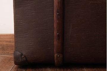 アンティーク雑貨　イギリスアンティーク　型押しレザー　味わい深い風合いがお洒落なトランク(収納、ディスプレイ)