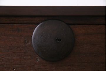 アンティーク家具　大正昭和初期　前面桐材　脚付リメイク　丸金具が印象的な3段箪笥リビングボード(テレビ台、アンティークチェスト、引き出し、桐箪笥、桐たんす)