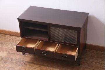 アンティーク家具　昭和初期　鉄脚付リメイク　前面ケヤキ材　漆塗りの光沢が目を引くリビングボード(テレビ台、戸棚、アンティークチェスト)