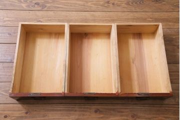 アンティーク家具　昭和初期　鉄脚付リメイク　前面ケヤキ材　漆塗りの光沢が目を引くリビングボード(テレビ台、戸棚、アンティークチェスト)