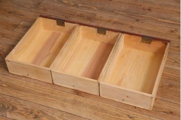 アンティーク家具　昭和初期　鉄脚付リメイク　前面ケヤキ材　漆塗りの光沢が目を引くリビングボード(テレビ台、戸棚、アンティークチェスト)