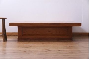アンティーク雑貨　中古　総ケヤキ無垢材　極厚天板　立派な佇まいの国産関西火鉢(長火鉢、囲炉裏)(定価約50万円)