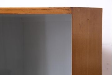 レトロ家具　昭和中期　ナラ材突板　素朴な温かみ漂うレトロなコーナーキャビネット(サイドキャビネット、収納棚、戸棚)(R-035682)