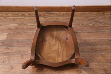 アンティーク家具　フランスアンティーク　ウォールナット　優雅な佇まいのバルーンバックチェア(ダイニングチェア、椅子)
