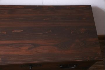 アンティーク家具　和製アンティーク　桐材　リメイク　重厚な鋲金具が渋さ漂う時代箪笥リビングボード(チェスト、アンティークチェスト、テレビ台、桐箪笥、桐たんす)