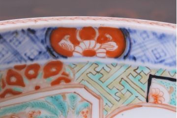 古民具・骨董　江戸期　古伊万里　色絵　緻密な描き込みの7寸深皿(鉢、和食器)