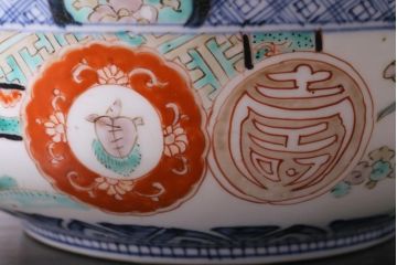 古民具・骨董　江戸期　古伊万里　色絵　緻密な描き込みの7寸深皿(鉢、和食器)