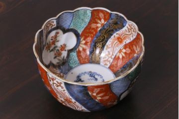 上手物!　骨董　江戸期　古伊万里　金襴手　金彩花唐草文　鮮やかな図柄のねじり文深鉢(深皿、和食器)