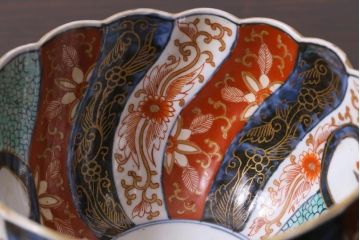 上手物!　骨董　江戸期　古伊万里　金襴手　金彩花唐草文　鮮やかな図柄のねじり文深鉢(深皿、和食器)