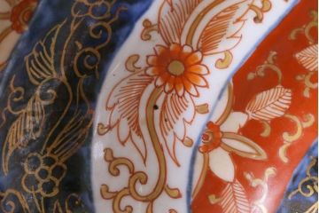 上手物!　骨董　江戸期　古伊万里　金襴手　金彩花唐草文　鮮やかな図柄のねじり文深鉢(深皿、和食器)