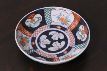 骨董　明治期　深い藍色と朱色の対比が印象的な色絵皿(和食器)