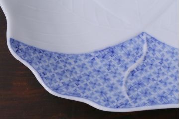 古民具・骨董　幕末明治期　櫛高台　葉文変形皿(中皿、和食器、鍋島焼)2枚セット
