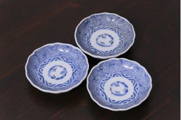 江戸後期　伊万里　成化年製　微塵(みじん)唐草・蛸唐草文　染付小皿3枚セット(和食器)