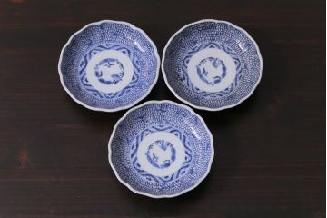 江戸後期　伊万里　成化年製　微塵(みじん)唐草・蛸唐草文　染付小皿3枚セット(和食器)