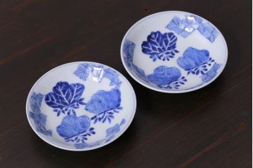 和製アンティーク　幕末　伊万里　五三桐の紋様が描かれた染付小皿2枚セット(1)(和食器)