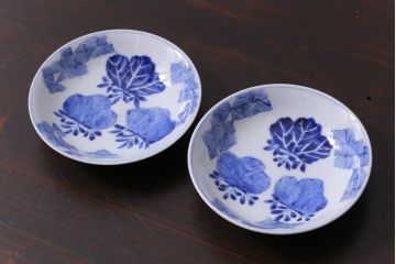 和製アンティーク　幕末　伊万里　五三桐の紋様が描かれた染付小皿2枚セット(1)(和食器)