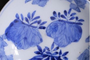 和製アンティーク　幕末　伊万里　五三桐の紋様が描かれた染付小皿2枚セット(1)(和食器)