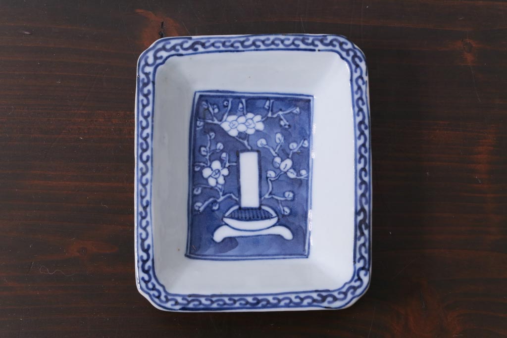 江戸期　梅の図　和の空間を彩るアンティークの染付小皿3枚セット(角皿、和食器)(1)