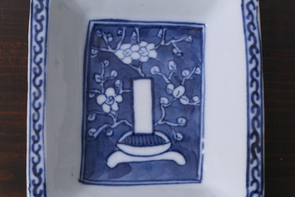 江戸期　梅の図　和の空間を彩るアンティークの染付小皿3枚セット(角皿、和食器)(1)