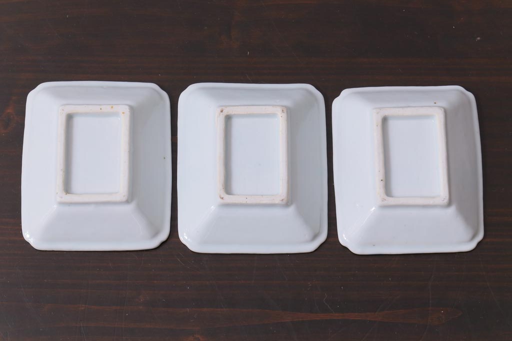 江戸期　梅の図　和の空間を彩るアンティークの染付小皿3枚セット(角皿、和食器)(2)