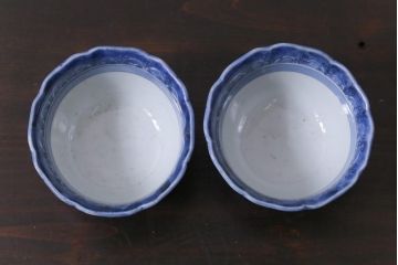 江戸期　古伊万里　藍の濃淡が美しい草花文の小鉢2つセット(そば猪口、和食器)(1)