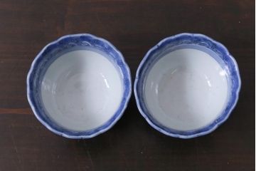 江戸期　古伊万里　藍の濃淡が美しい草花文の小鉢2つセット(そば猪口、和食器)(2)