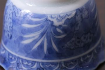 江戸期　古伊万里　藍の濃淡が美しい草花文の小鉢2つセット(そば猪口、和食器)(2)