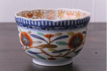 和製アンティーク　江戸期　草花文　色彩鮮やかな色絵の向付(そば猪口、和食器)(1)