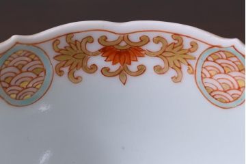 和製アンティーク　江戸期　草花文　色彩鮮やかな色絵の向付(そば猪口、和食器)(1)