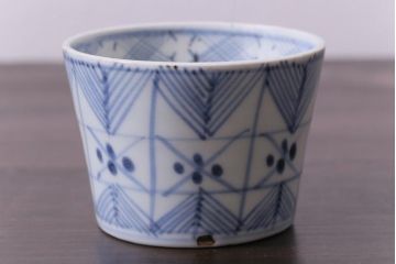 江戸後期 四弁花文 幾何学模様がおしゃれなそば猪口(蕎麦猪口、和食器)(3)
