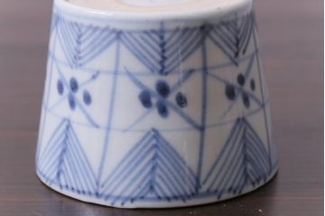 江戸後期 四弁花文 幾何学模様がおしゃれなそば猪口(蕎麦猪口、和食器)(3)